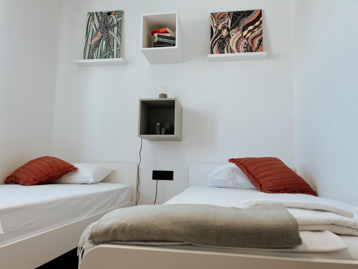 Dawn & Dusk - Modern Two Bedroom Apartment With Mountain Views Cilipi Exterior photo