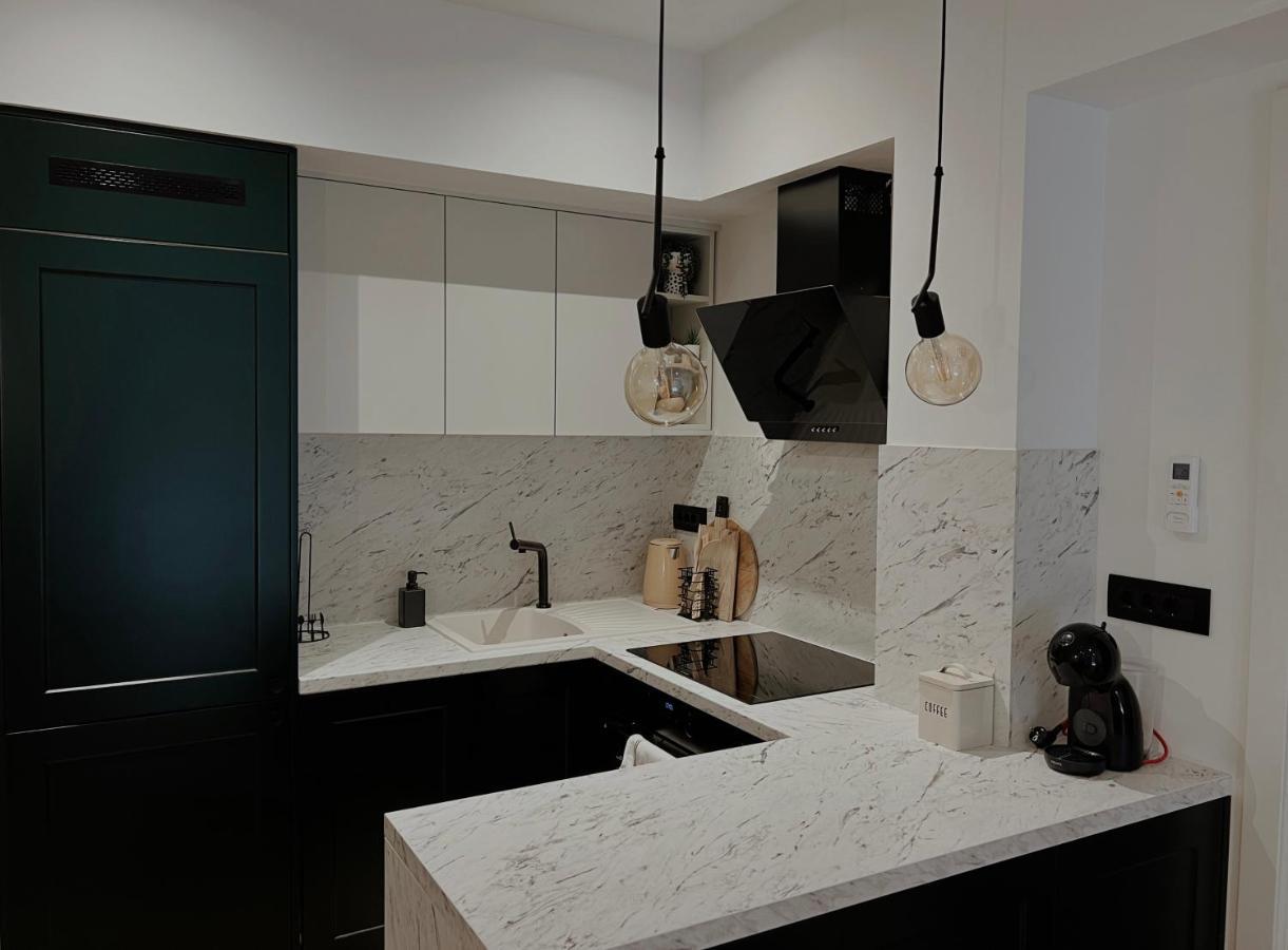 Dawn & Dusk - Modern Two Bedroom Apartment With Mountain Views Cilipi Exterior photo